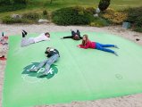 děti na trampolíně