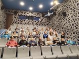 děti v planetariu